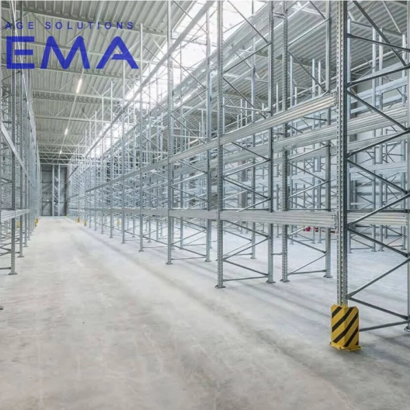 regał na palety ocynkowany w magazynie