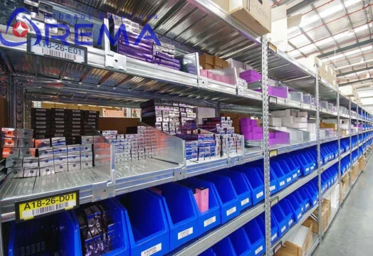 regał magazynowy z półkami stalowymi ocynkowanymi