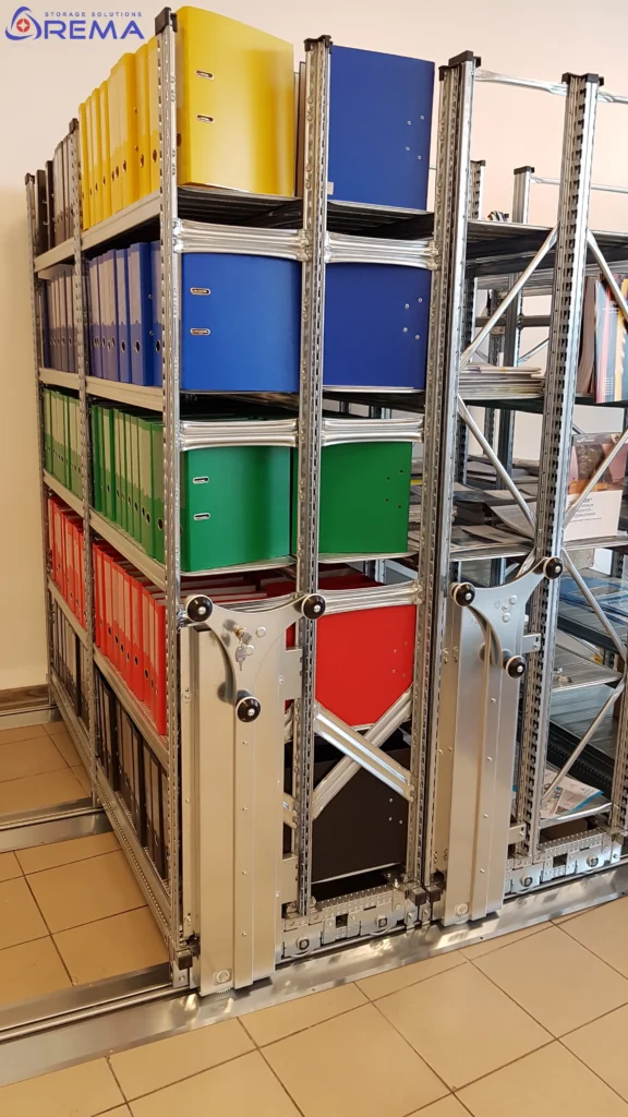 lekkie szafy jezdne z segregatorami