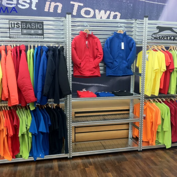 regał ekspozycyjny na ubrania i odzież