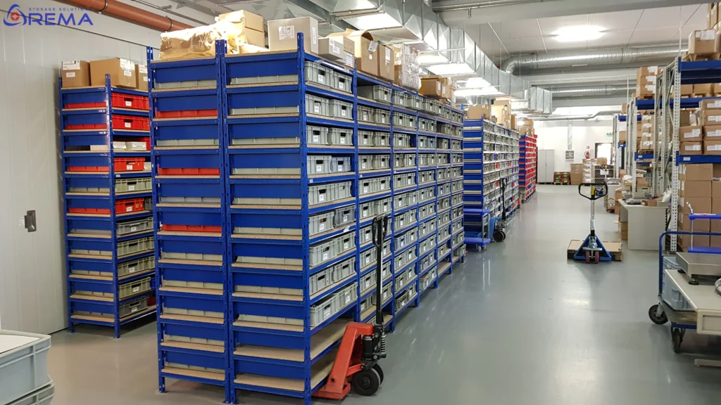 Składowanie towarów w skrzynkach Euro