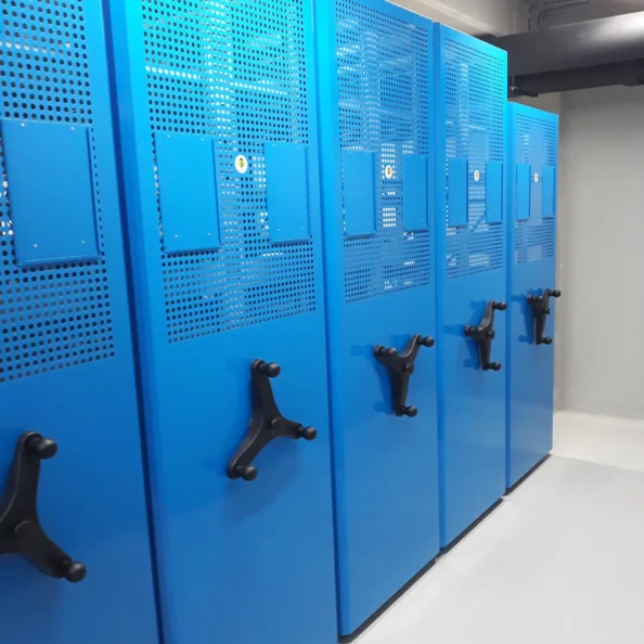 regały przesuwne archiwalne niebieskie