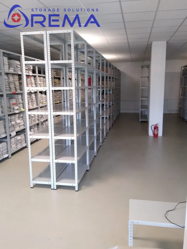 regał metalowy RML w ciągu