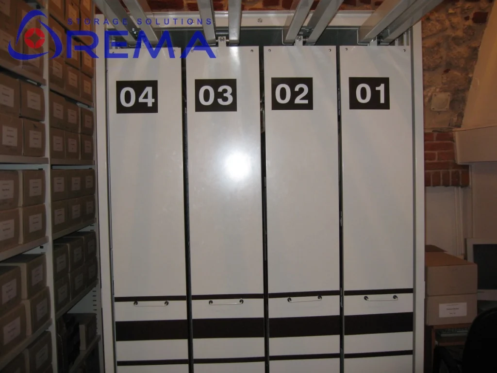 regały wysuwane na obrazy i mapy z frontem