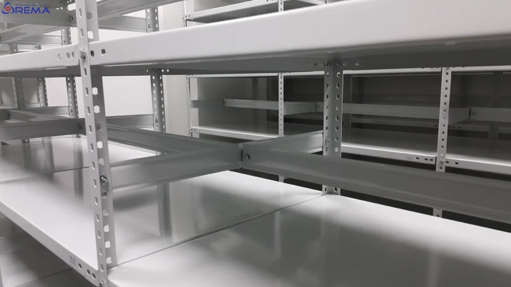 regał metalowy wzmocniony RMC z separatorami centralnymi