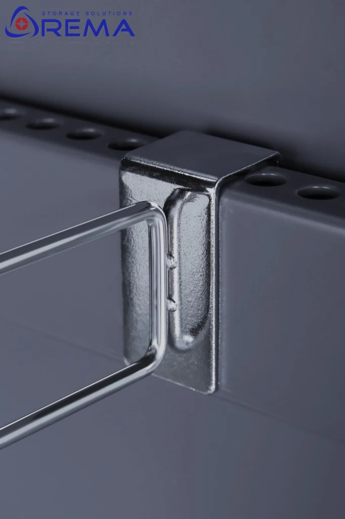 haki na belkach perforowanych