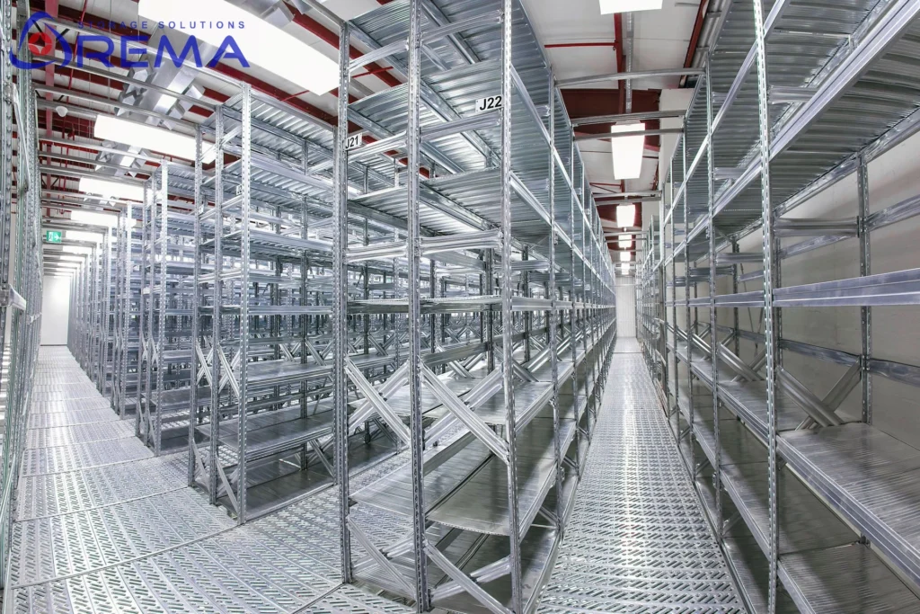 regały na zamówienie w konstrukcji na antresoli